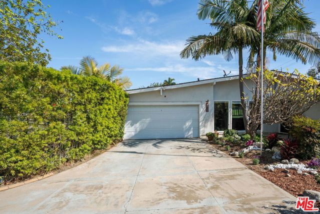 11332 Loch Lomond Road, Los Alamitos, CA 90720