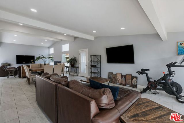 11332 Loch Lomond Road, Los Alamitos, CA 90720