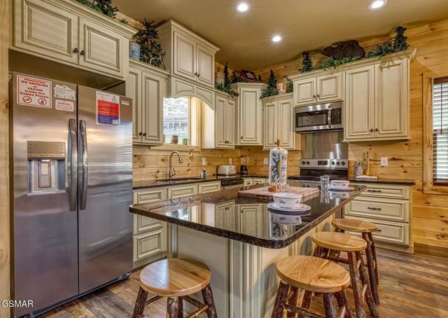 604 Cherokee Orchard Road, Gatlinburg, TN 37738