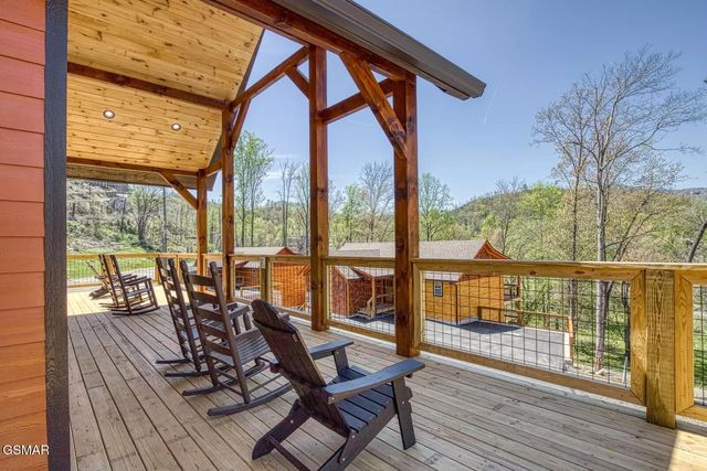 604 Cherokee Orchard Road, Gatlinburg, TN 37738