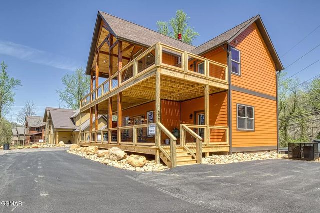 604 Cherokee Orchard Road, Gatlinburg, TN 37738