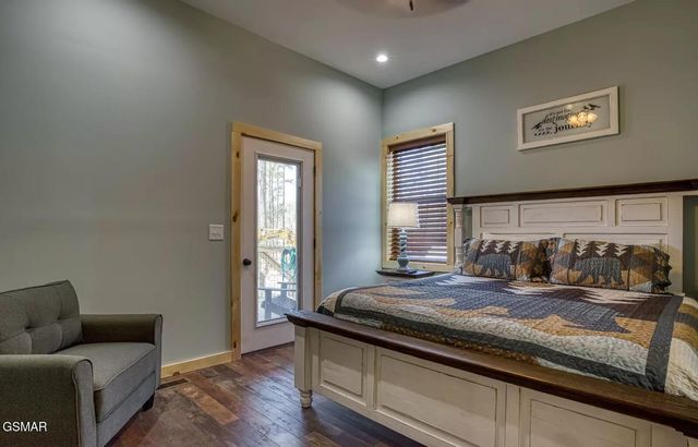 604 Cherokee Orchard Road, Gatlinburg, TN 37738