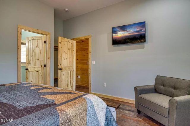 604 Cherokee Orchard Road, Gatlinburg, TN 37738