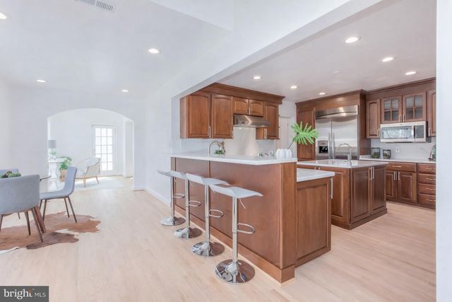 7303 HONEYWELL LN, Bethesda, MD 20814