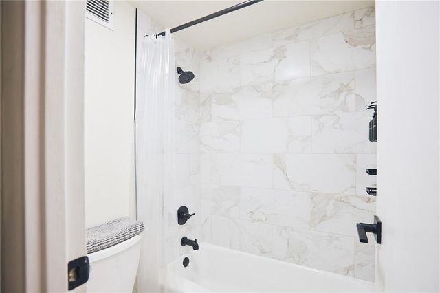 2479 Peachtree NE Road 611, Atlanta, GA 30305