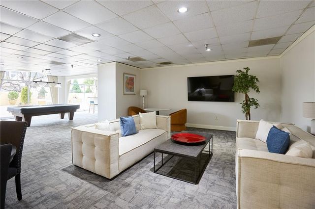 2479 Peachtree NE Road 611, Atlanta, GA 30305