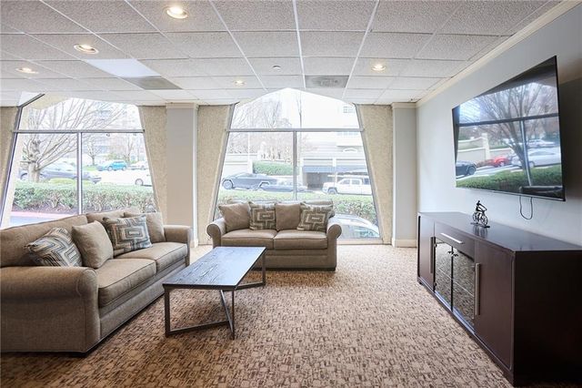 2479 Peachtree NE Road 611, Atlanta, GA 30305