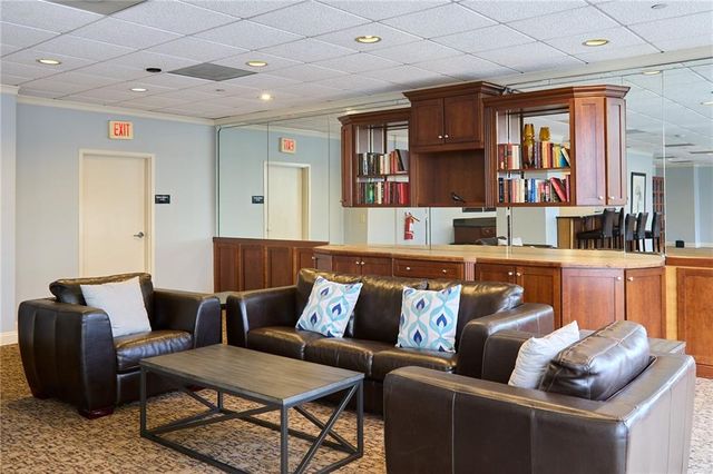 2479 Peachtree NE Road 611, Atlanta, GA 30305