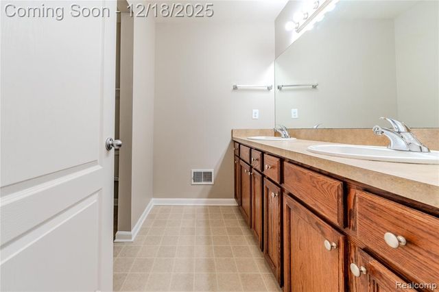 1030 Lorenzo Court, Troy, MI 48085