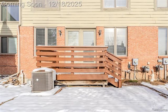 1030 Lorenzo Court, Troy, MI 48085