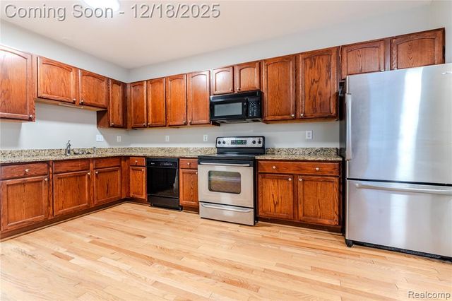 1030 Lorenzo Court, Troy, MI 48085