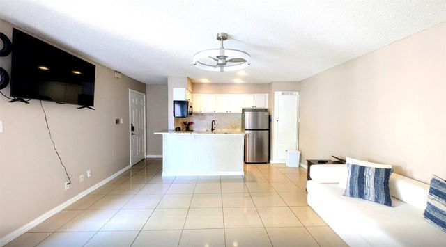 2312 Balsam Drive A303, Arlington, TX 76006