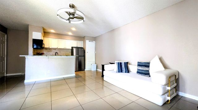 2312 Balsam Drive A303, Arlington, TX 76006