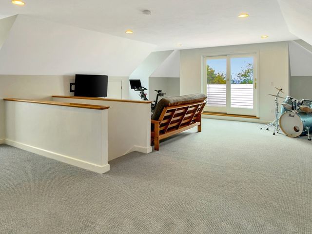 46 Prospect Ave, Hull, MA 02045