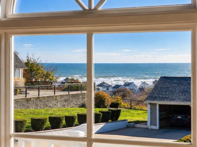 46 Prospect Ave, Hull, MA 02045