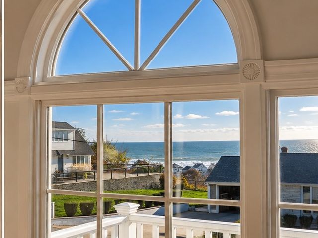 46 Prospect Ave, Hull, MA 02045