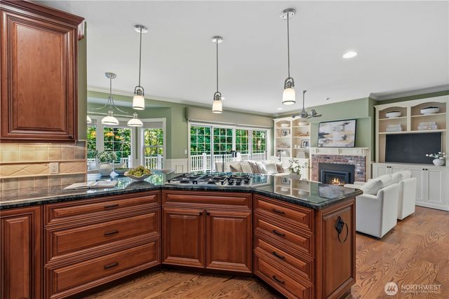 12385 166th Court NE, Redmond, WA 98052