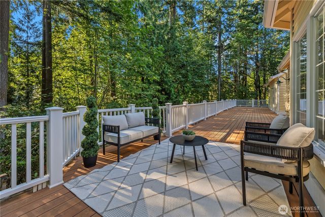 12385 166th Court NE, Redmond, WA 98052