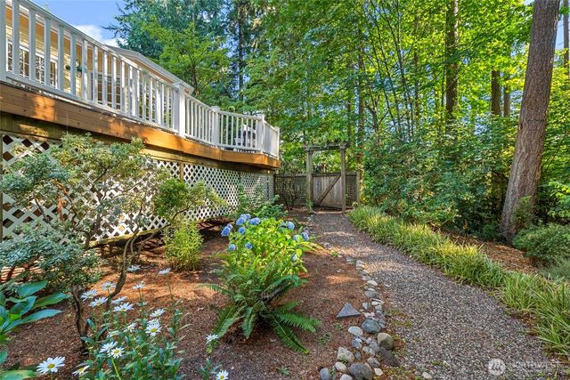 12385 166th Court NE, Redmond, WA 98052