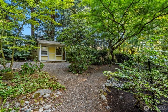 12385 166th Court NE, Redmond, WA 98052