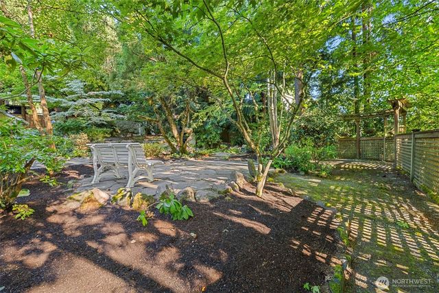 12385 166th Court NE, Redmond, WA 98052