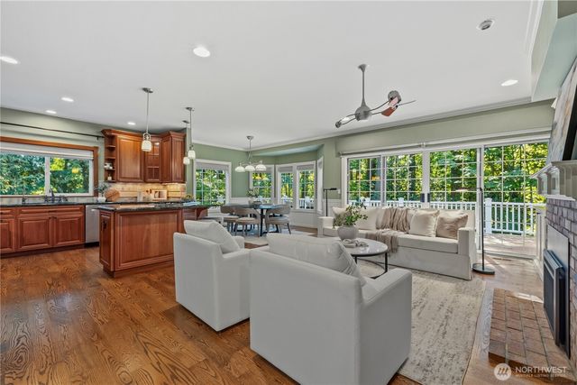12385 166th Court NE, Redmond, WA 98052