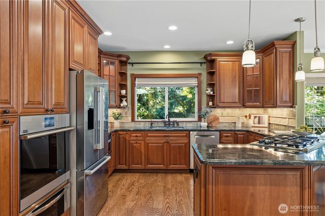 12385 166th Court NE, Redmond, WA 98052