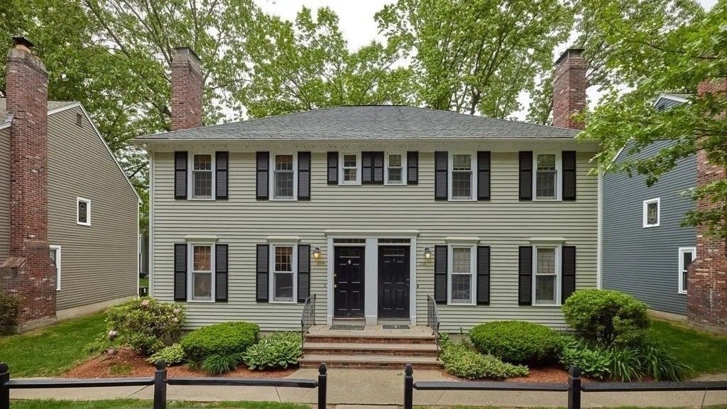 710 Wellman Ave 710, Chelmsford, MA 01863