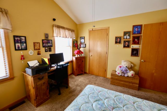 322 Valley Court, Lowell, IN 46356