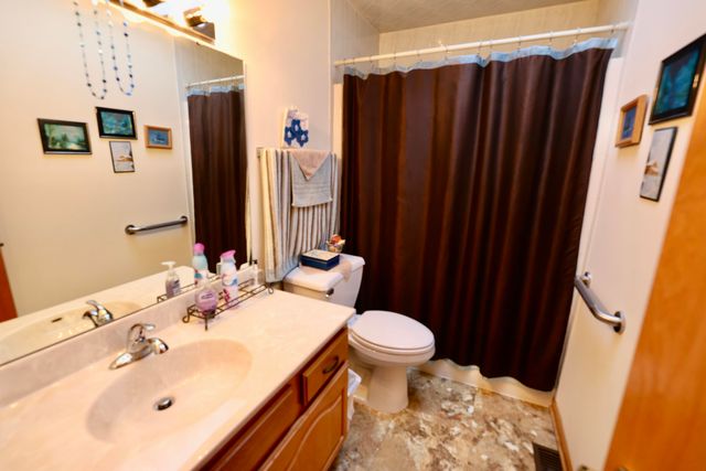 322 Valley Court, Lowell, IN 46356