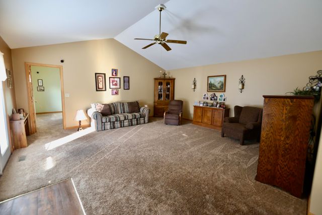 322 Valley Court, Lowell, IN 46356