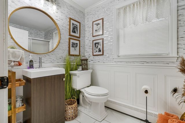 90 Elm St, Swansea, MA 02777