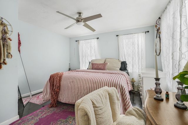 90 Elm St, Swansea, MA 02777