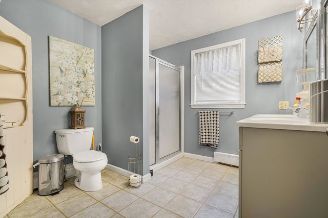 90 Elm St, Swansea, MA 02777