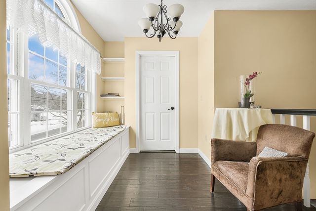 90 Elm St, Swansea, MA 02777