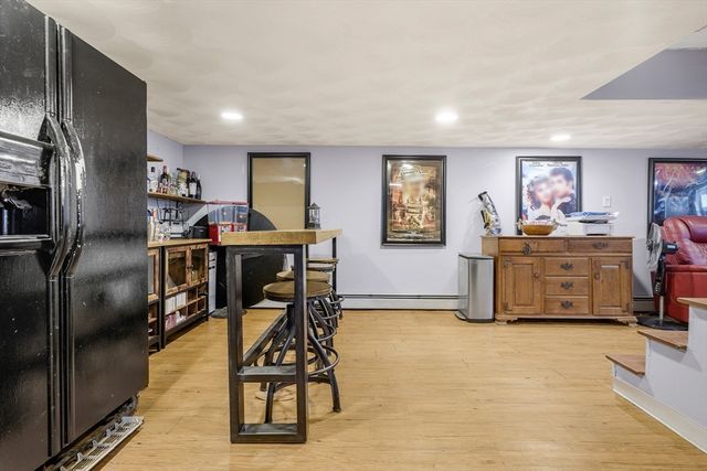 90 Elm St, Swansea, MA 02777