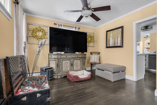 90 Elm St, Swansea, MA 02777