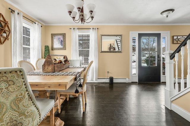 90 Elm St, Swansea, MA 02777