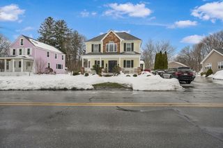 90 Elm St, Swansea, MA 02777