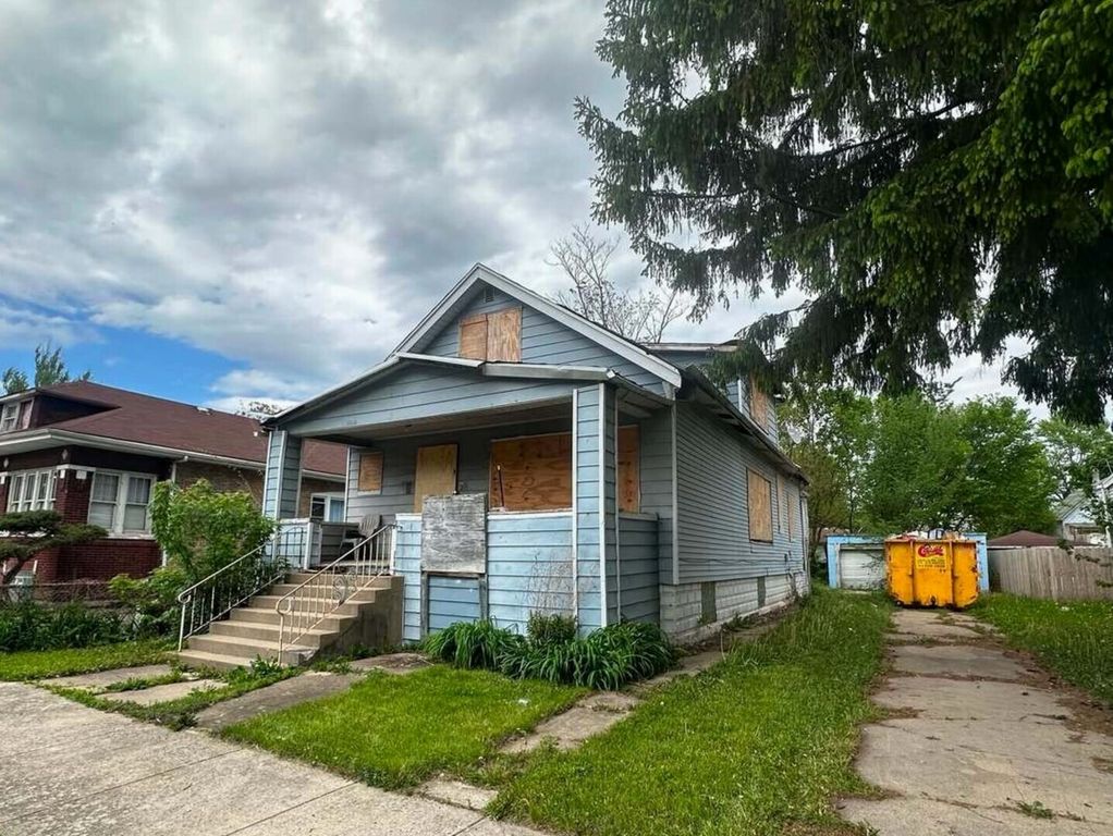11941 S La Salle Street, Chicago, IL 60628