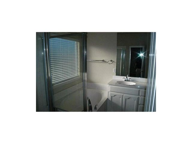 5017 Bedfordshire Drive, Fort Worth, TX 76135