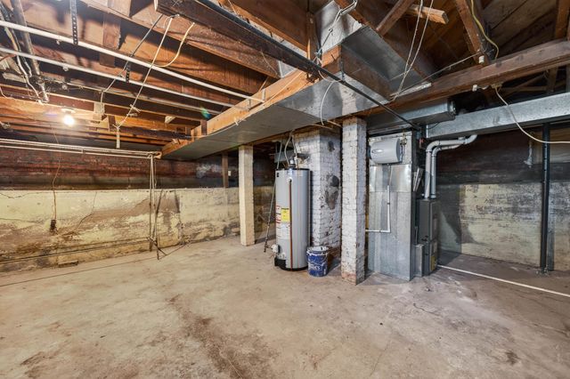 1957 S Market, Wichita, KS 67211