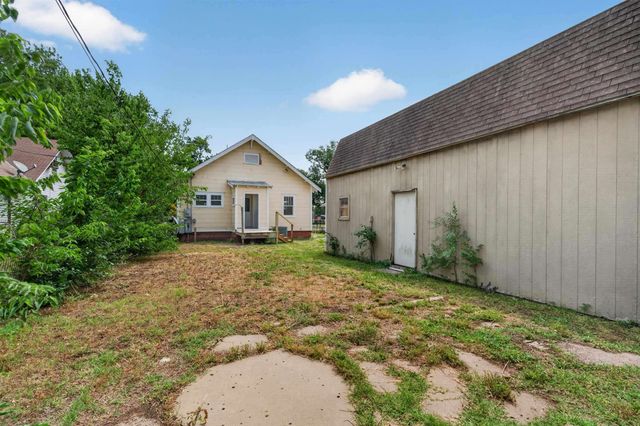 1957 S Market, Wichita, KS 67211