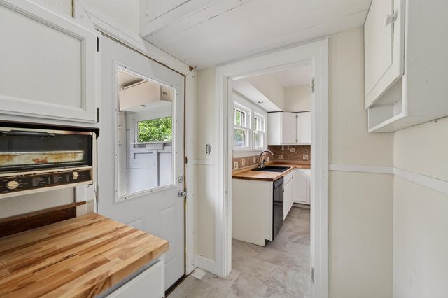 1957 S Market, Wichita, KS 67211