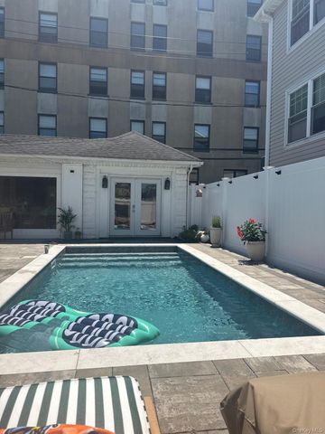 218 W Chester Street, Long Beach, NY 11561
