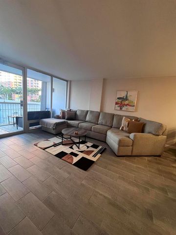 2200 NE 33RD Avenue 3E, Fort Lauderdale, FL 33305
