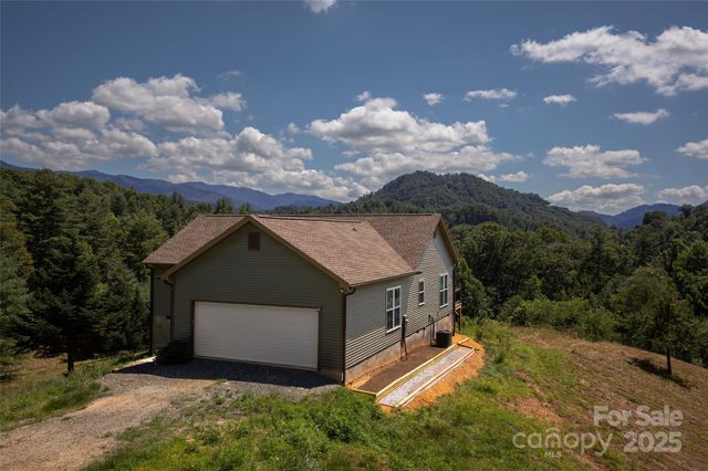 71 Banks Creek Road, Burnsville, NC 28714