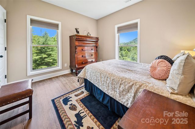71 Banks Creek Road, Burnsville, NC 28714