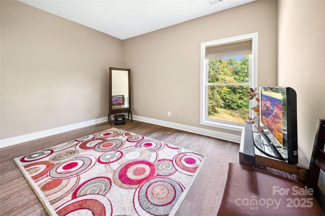 71 Banks Creek Road, Burnsville, NC 28714