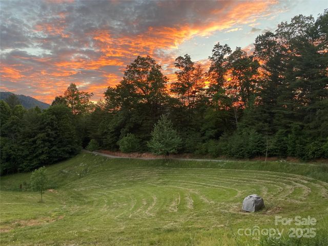 71 Banks Creek Road, Burnsville, NC 28714